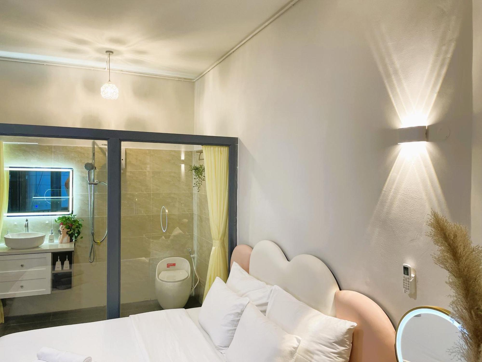 6Even Hotel - Have A Staycation In The Cafe Apartments Building Хошимин Экстерьер фото
