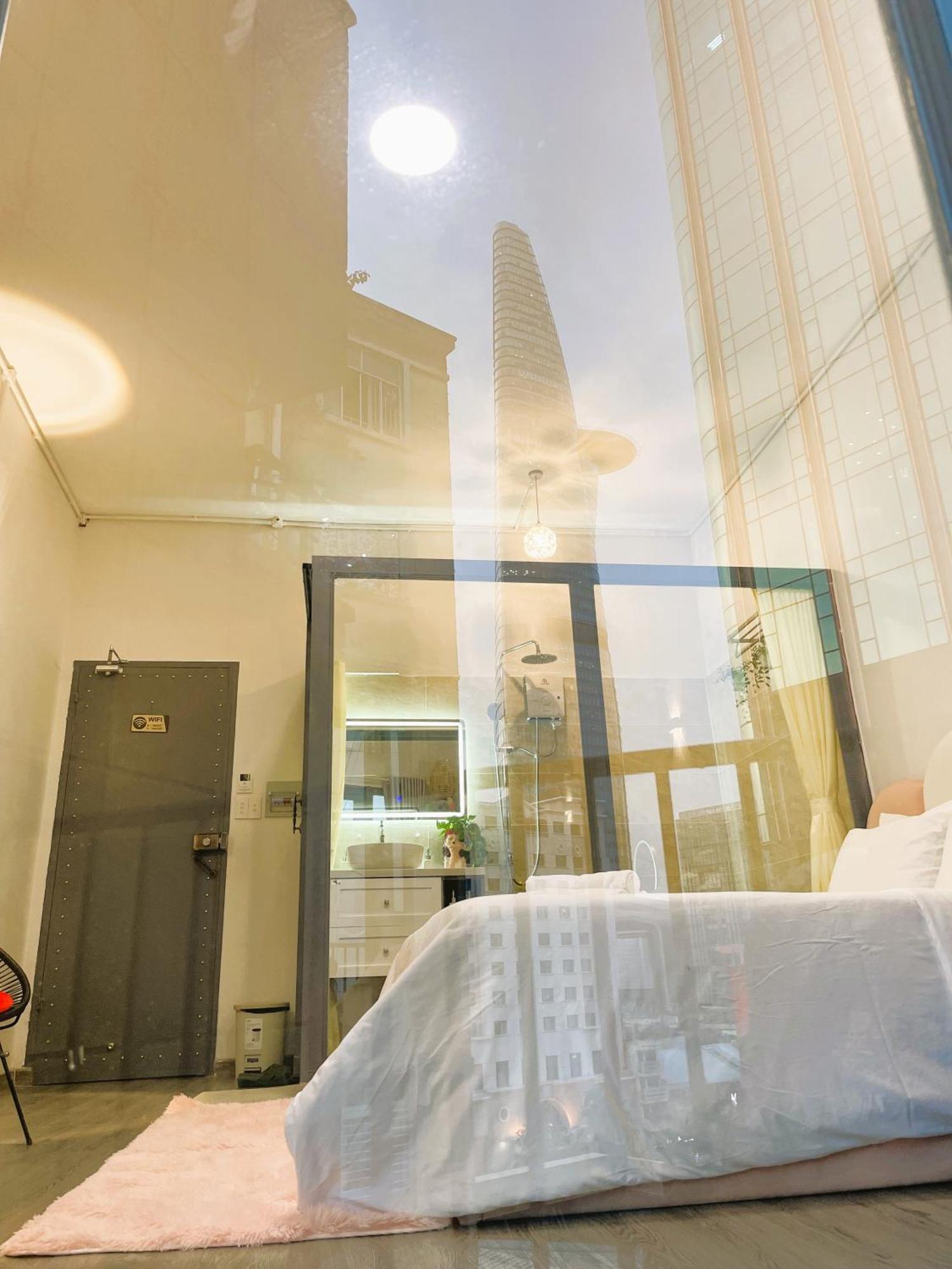 6Even Hotel - Have A Staycation In The Cafe Apartments Building Хошимин Экстерьер фото