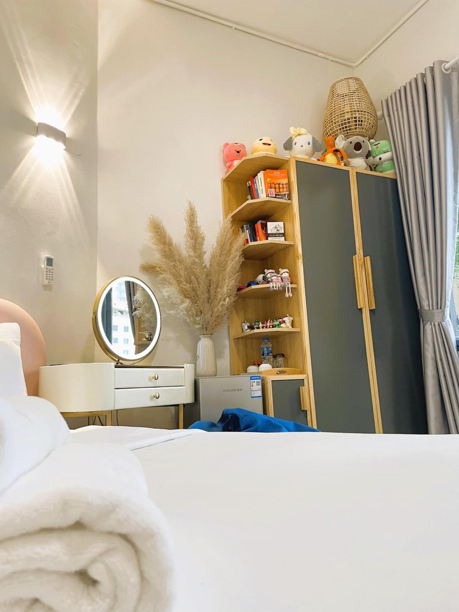 6Even Hotel - Have A Staycation In The Cafe Apartments Building Хошимин Экстерьер фото