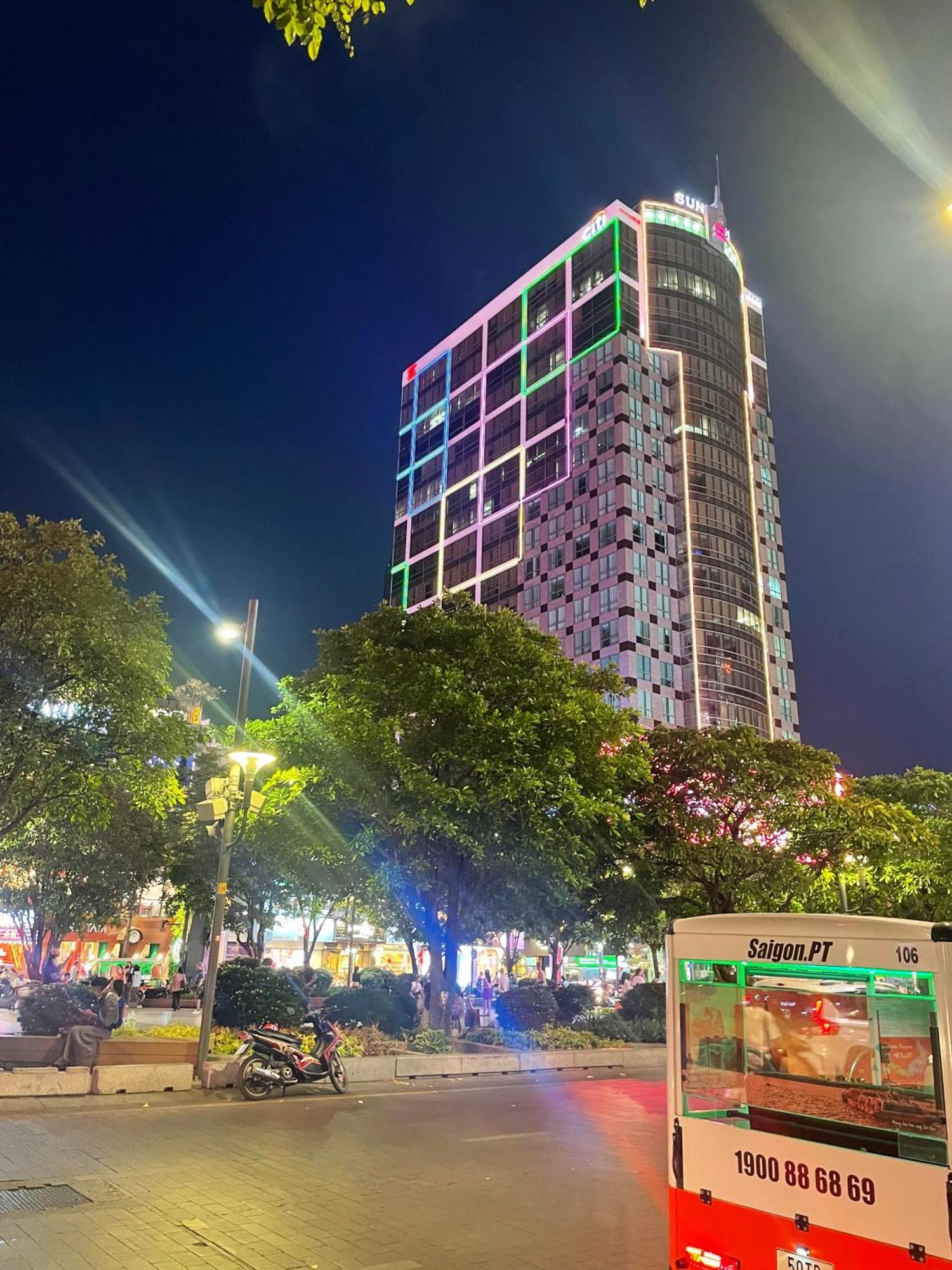 6Even Hotel - Have A Staycation In The Cafe Apartments Building Хошимин Экстерьер фото