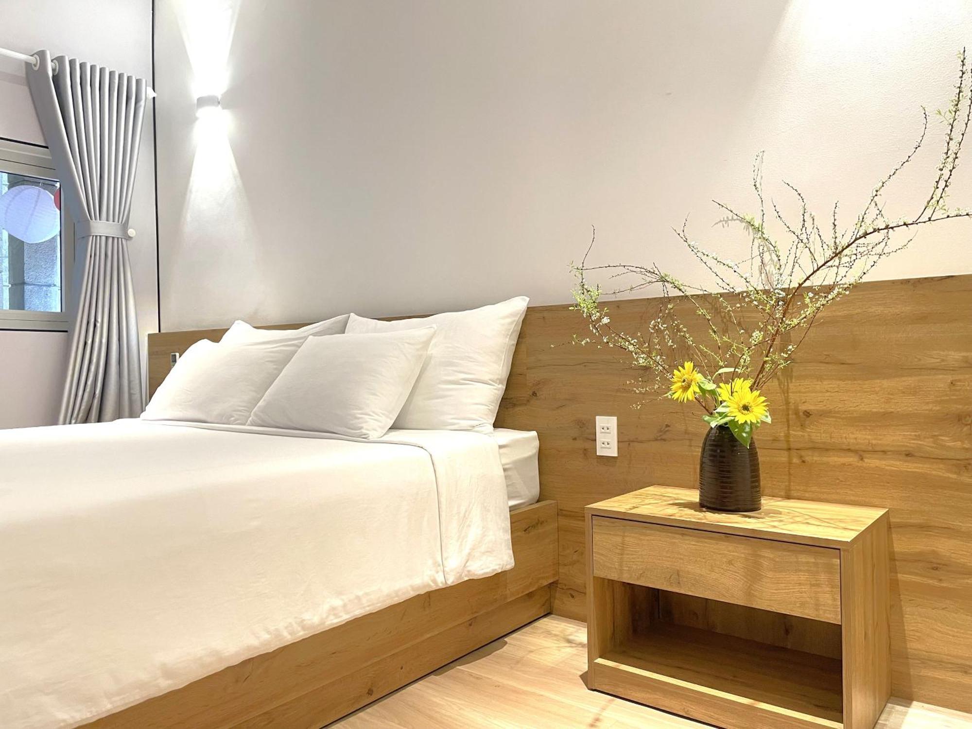 6Even Hotel - Have A Staycation In The Cafe Apartments Building Хошимин Экстерьер фото