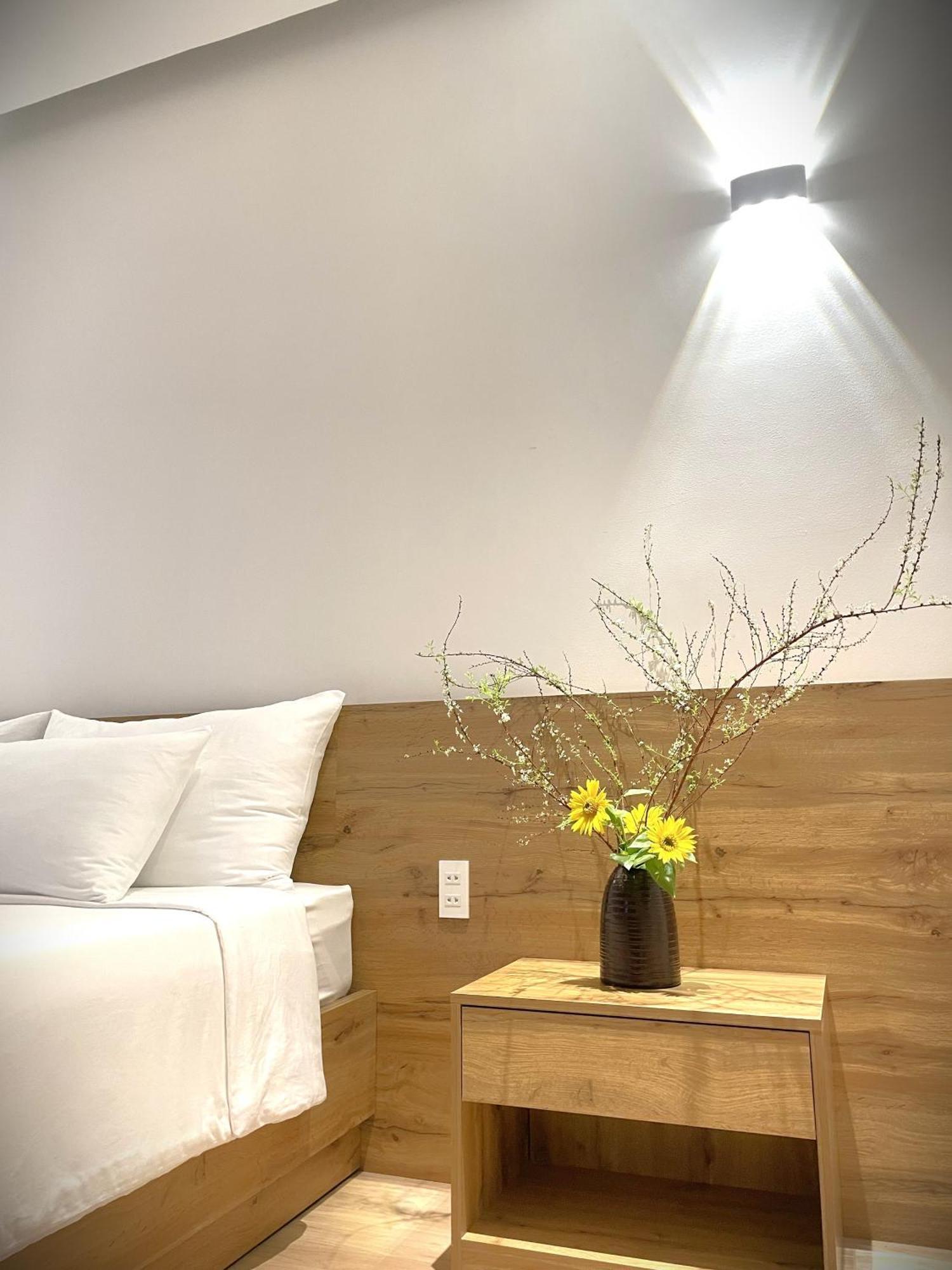 6Even Hotel - Have A Staycation In The Cafe Apartments Building Хошимин Экстерьер фото